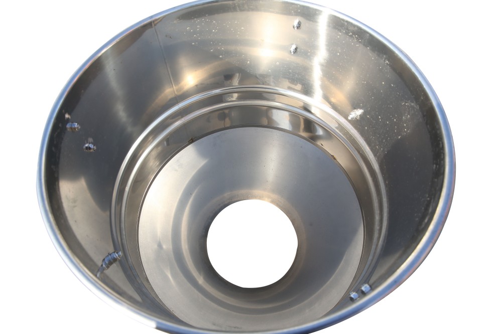 Built-in cyclone separator